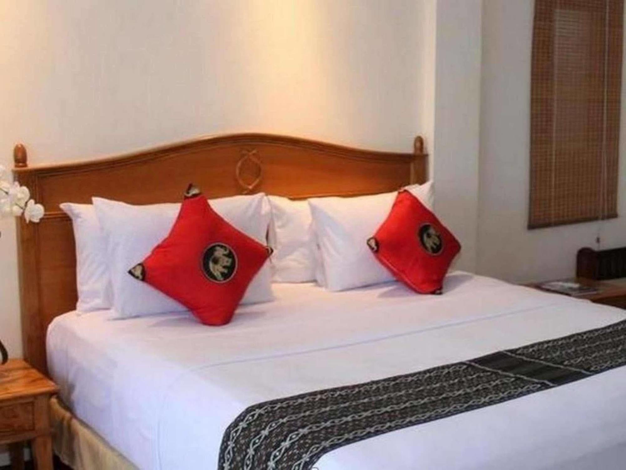 Lombok Beach Villa Mangsit Buitenkant foto