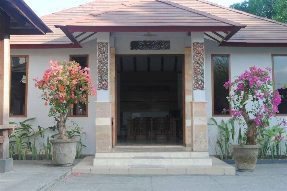 Lombok Beach Villa Mangsit Buitenkant foto