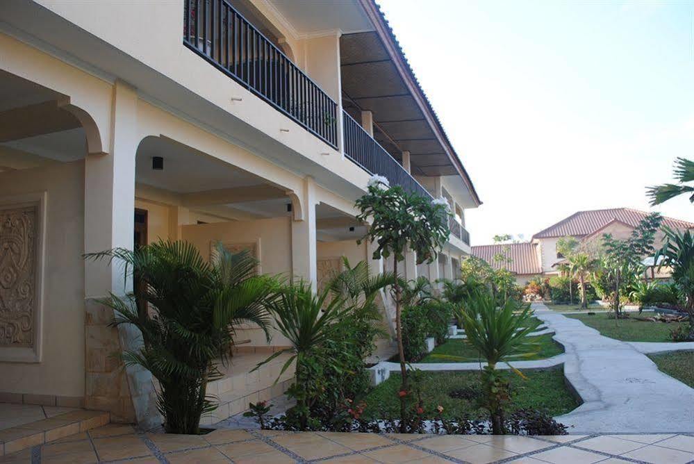 Lombok Beach Villa Mangsit Buitenkant foto