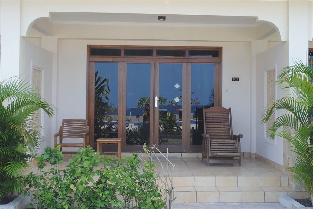 Lombok Beach Villa Mangsit Buitenkant foto