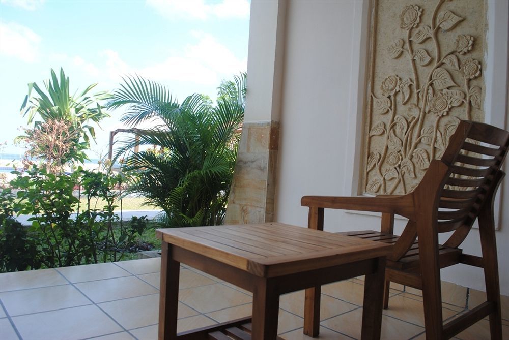 Lombok Beach Villa Mangsit Buitenkant foto